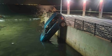 Tekirdağ’da otomobil su kanalında asılı kaldı: 1 yaralı