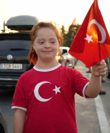Memleketten ayrılık hüznü: Gurbetçiler dönüş yolunda