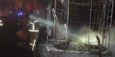 Bursa’da park halindeki karavan kül oldu