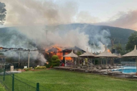 Erdek’te otelde yangın