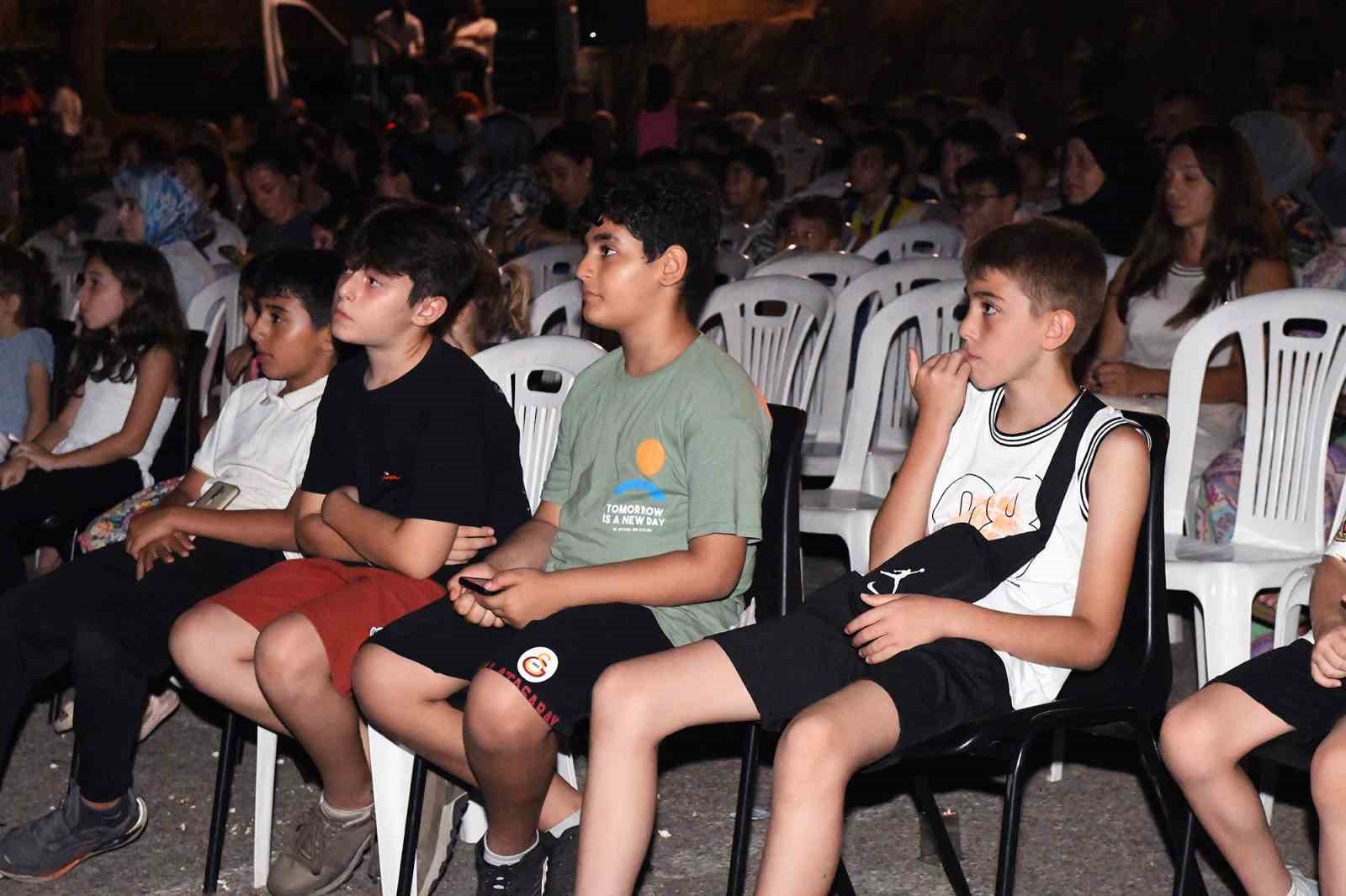 Osmangazi’de yaz akşamları sinema ile şenleniyor
