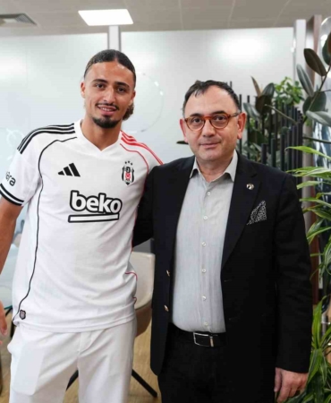 Beşiktaş’ın yeni transferi Taylan Bulut, İstanbul’a geldi