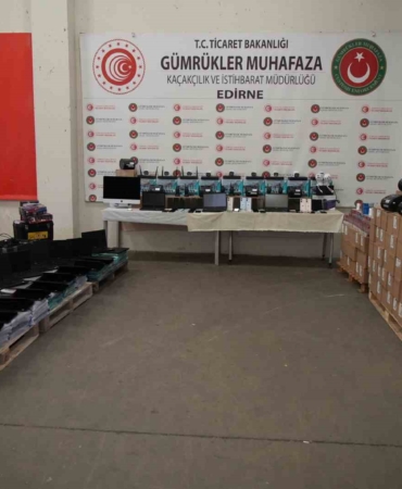 Edirne’de, gümrükte 3 ayrı operasyonda milyonluk kaçak eşya ele geçirildi