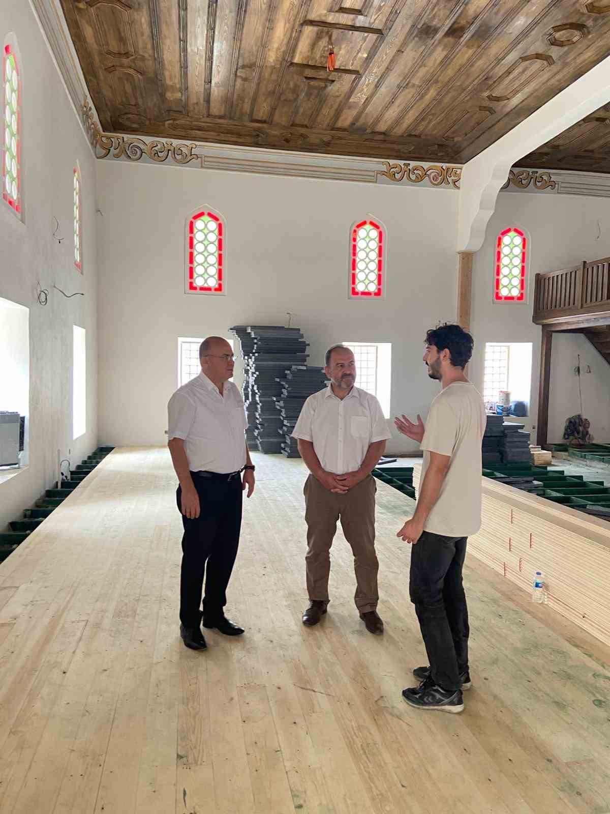 Muradiye Camii’nde restorasyon çalışmaları sürüyor