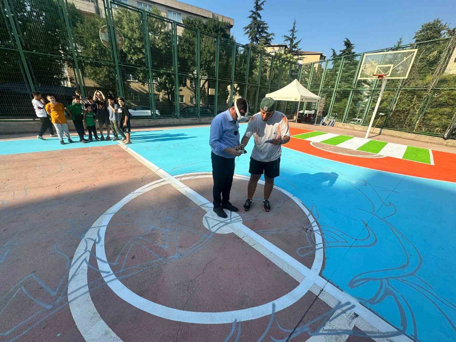 Basketbol sahaları liselilerin tasarımlarıyla güzelleşiyor