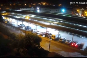 Sındırgı’da deprem anı güvenlik kamerasında