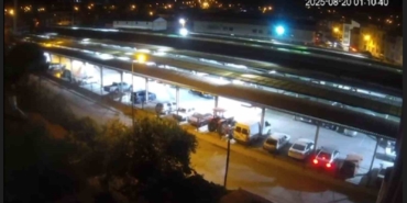 Sındırgı’da deprem anı güvenlik kamerasında