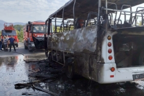 Sakarya’da işçi servisi alev topuna döndü