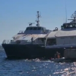 Deniz otobüsü Avşa Adası açıklarında kayalıklara çarptı: Yolcular tahliye edildi