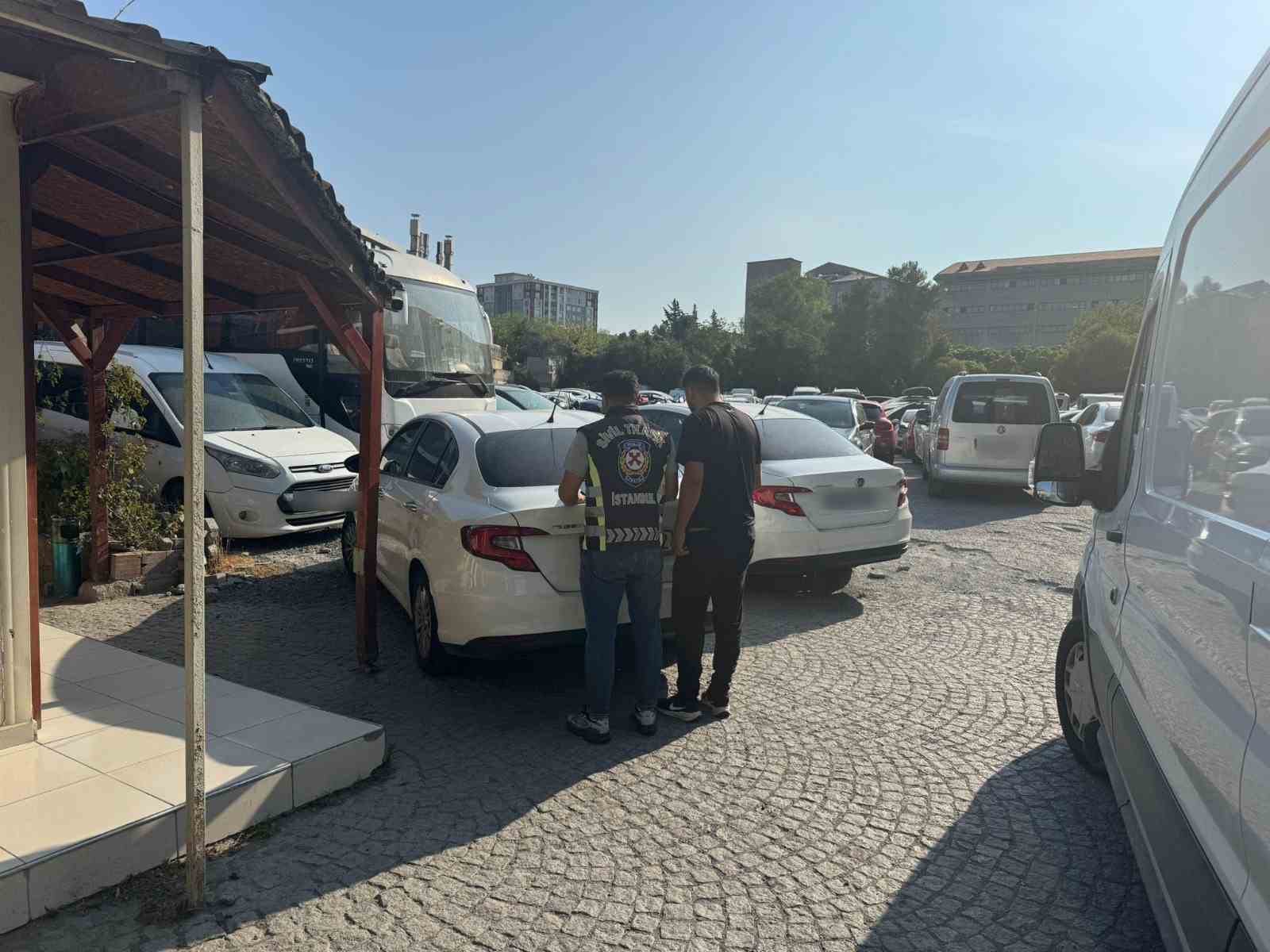 İstanbul’da trafiği tehlikeli hareketler yapan şahıslar yakalandı