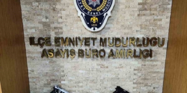 Fatih’te kuru sıkı tabancaları gerçeğe dönüştüren şüphelilere operasyon: 2 gözaltı