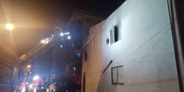 Pendik’te elektrik kablosu deposunda yangın