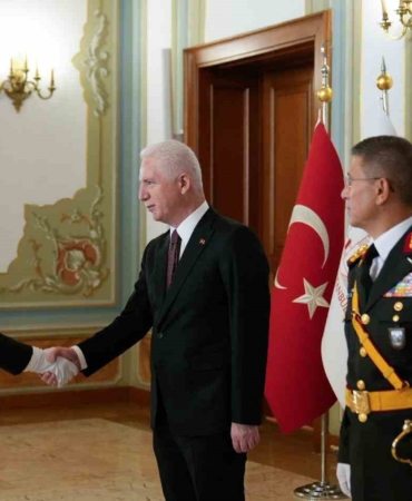 İstanbul Valiliği’nde 30 Ağustos Zafer Bayramı töreni: Vali Davut Gül, tebrikleri kabul etti