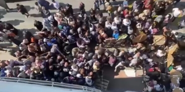 İndirim değil, eziyet kuyruğu