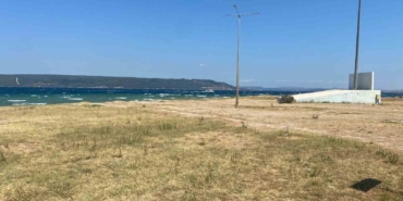 Çanakkale’de sahilde patlamamış top mermisi bulundu