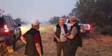Çanakkale Valisi Toraman yangından etkilenen köyde incelemelerde bulundu
