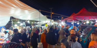 Pazaryeri panayırında insan seli