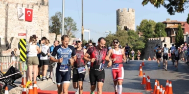 Dünyanın ilk Asya ve Avrupa Triatlon Şampiyonası İstanbul’da yapıldı