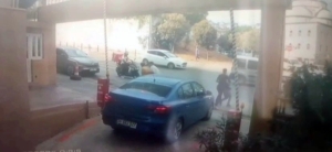 Pendik’te sokak ortasında kavga: Kadın bıçakla saldırdı