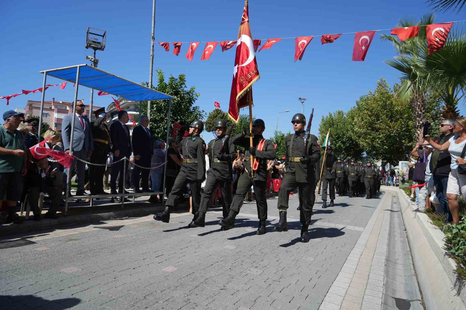 Edremit’te 30 Ağustos Zafer Bayramı coşkusu