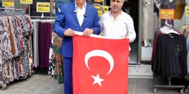 Ümraniye Belediyesi anlamlı bayrak videosu ile gündemde