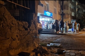 Avcılar’da alkollü sürücü tekel bayisine daldı: O anlar güvenlik kamerasında