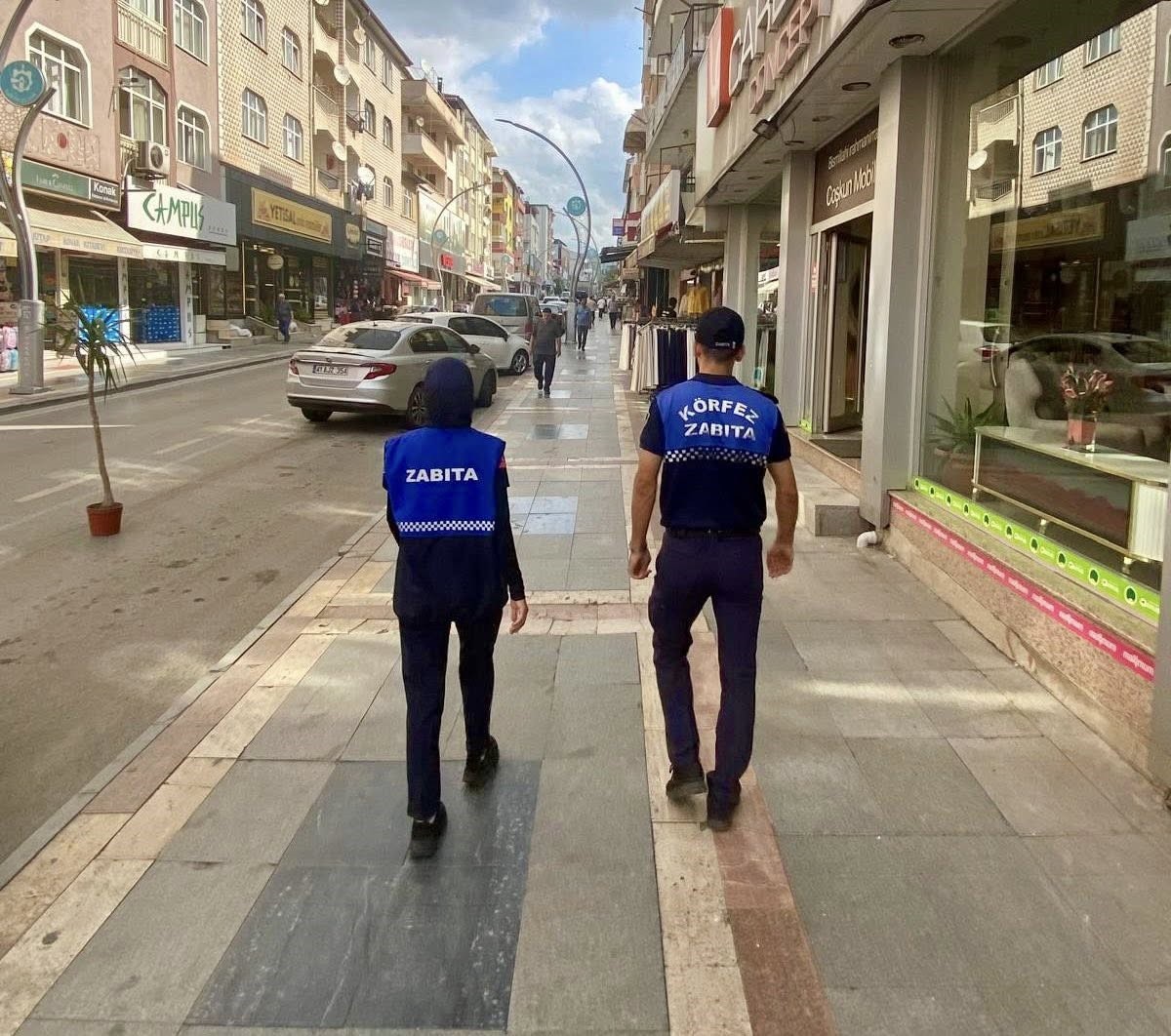 Körfez’de kaldırım işgallerine geçit yok