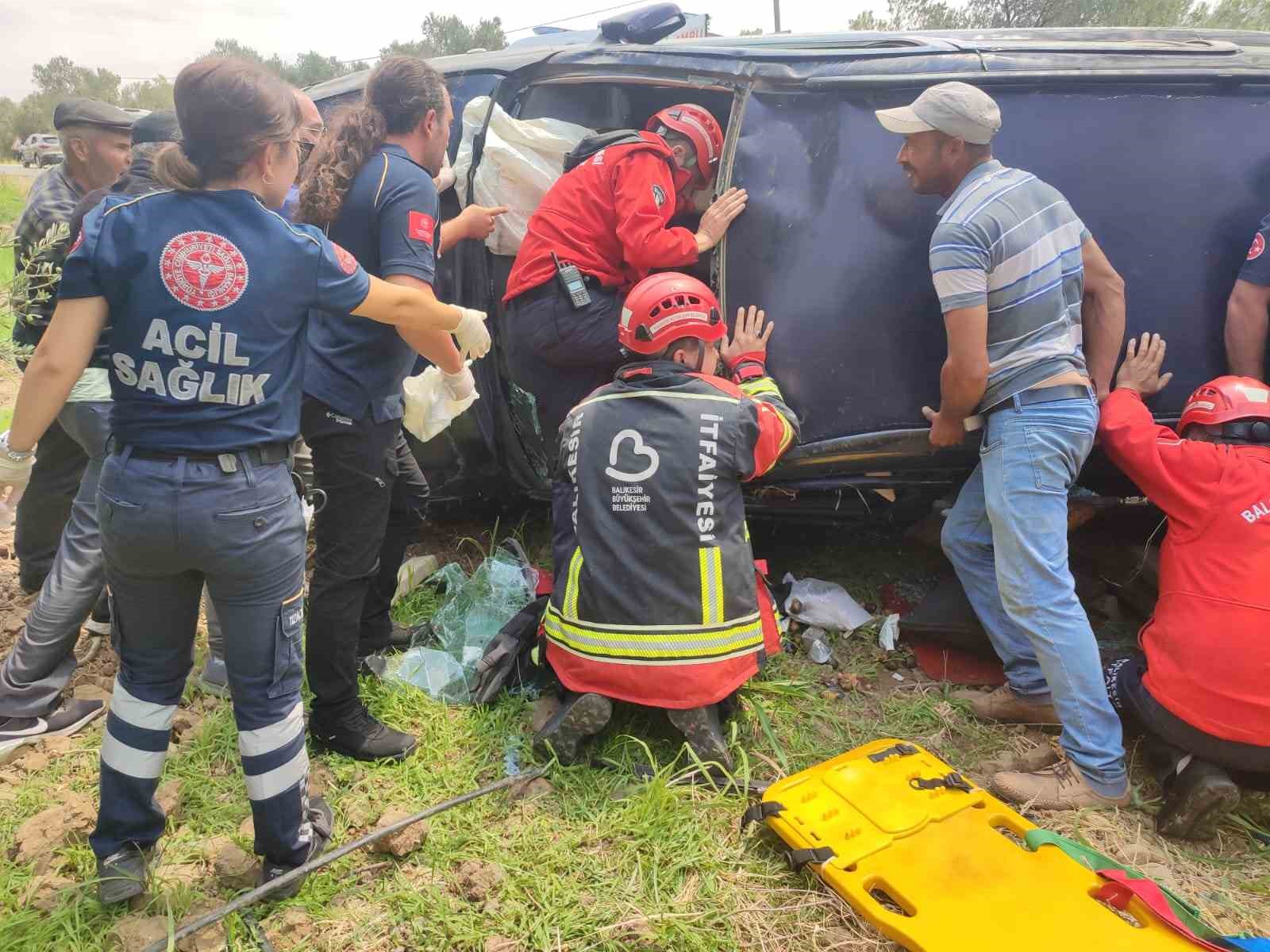 Havran’da sıkışmalı trafik kazası: Sürücü kurtarıldı