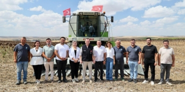 Silivri’de yaklaşık bin 500 dekar alanda ayçiçeği hasadı başladı