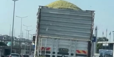 Taşıdığı yükü yola savurarak ilerledi: Cezadan kaçamadı