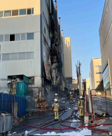 Arnavutköy’deki fabrika yangını kontrol altına alındı