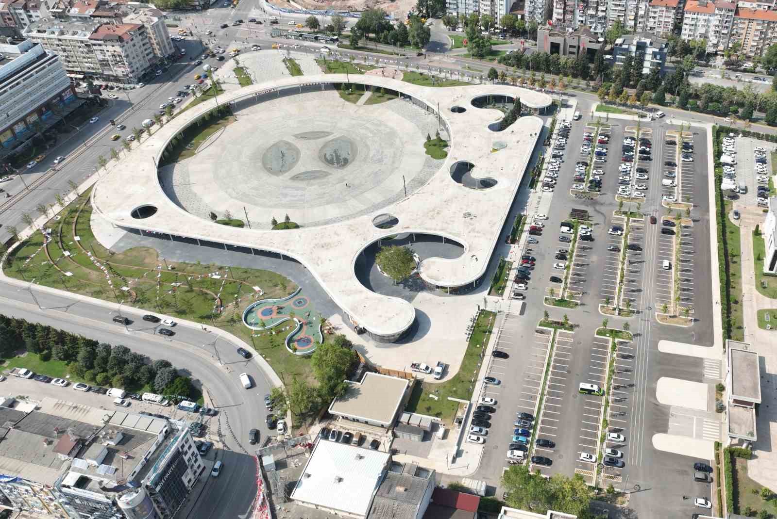 Milli İrade Meydanı otoparkıyla rahatlık sağlıyor