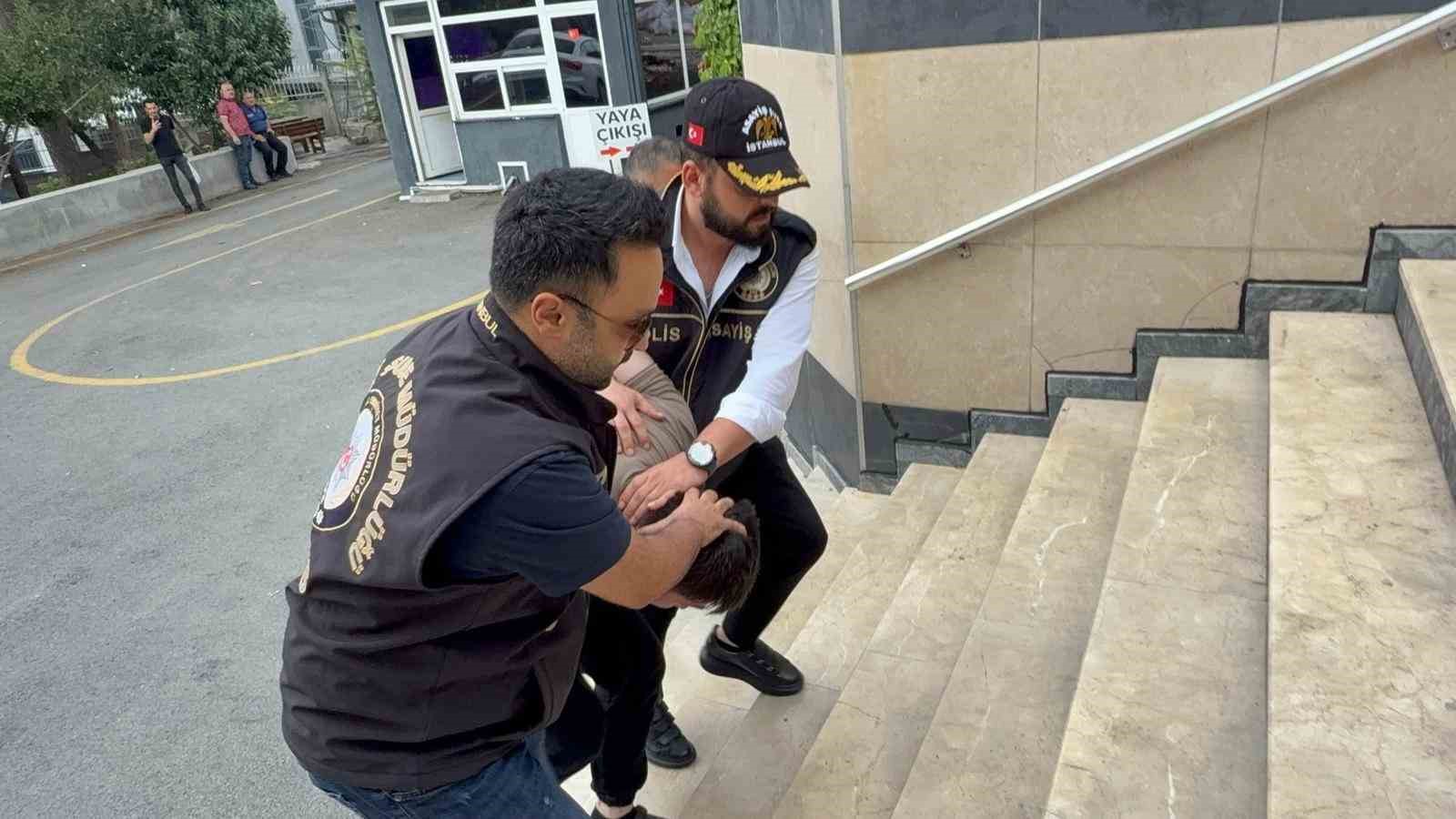 Ümraniye’de karısının boğazını keserek öldüren saldırgan emniyete getirildi