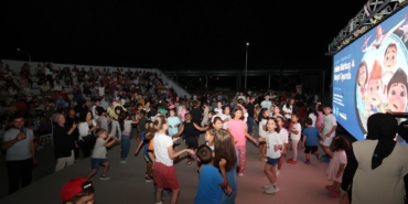 Yenikent’te çocukların sinema keyfi