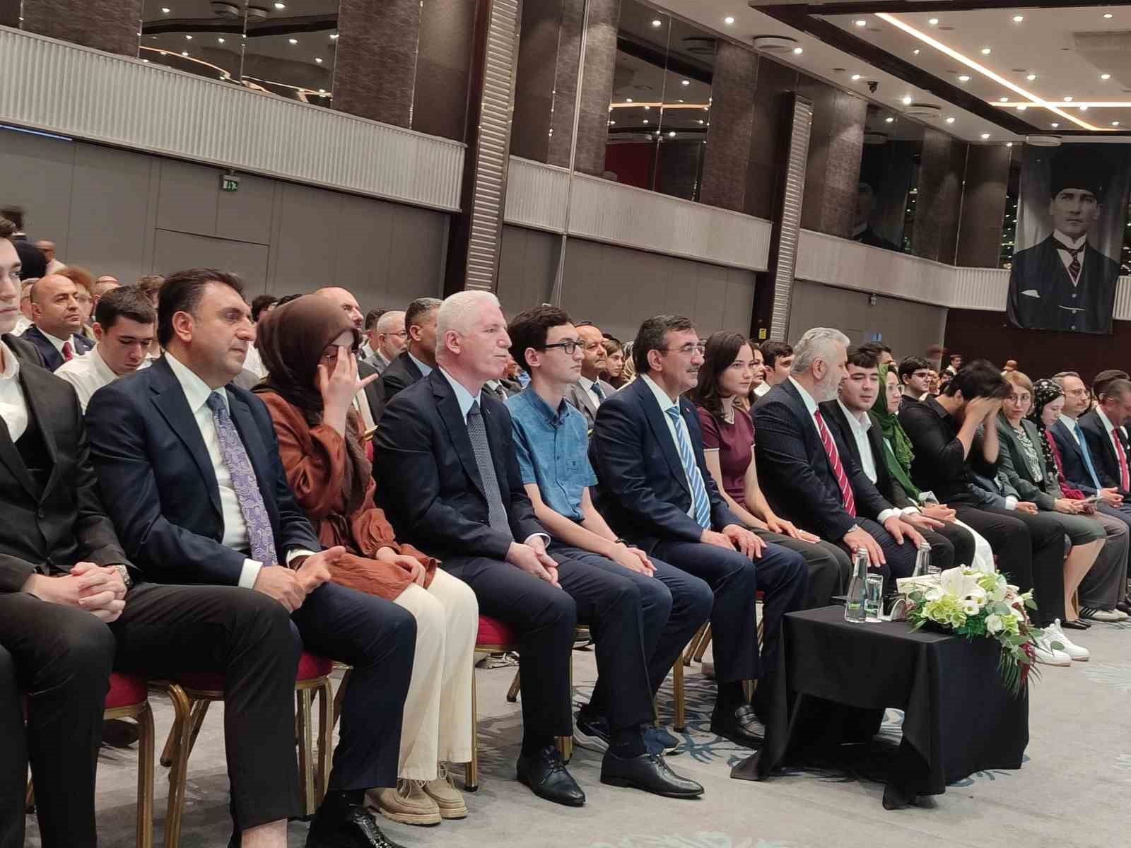 Cumhurbaşkanı Yardımcısı Yılmaz: "Dünyanın bilgi anlamında en gelişmiş ülkelerinden bir kısmı maalesef İsrail yönetimine destek oluyor"