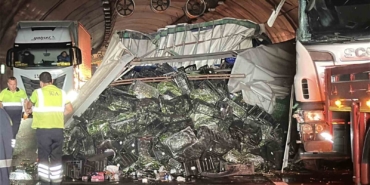 Kuzey Marmara Otoyolu’nda sebze yüklü tır devrildi: Kilometrelerce araç kuyruğu oluştu