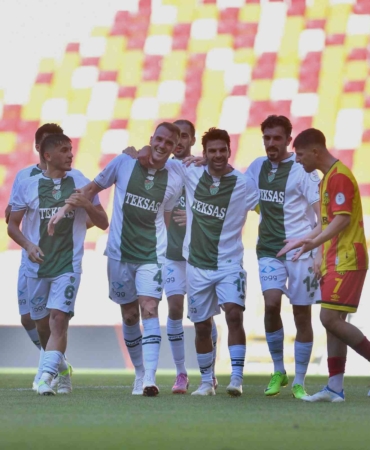 Bursaspor sezona tarihi galibiyetle başladı: 8-0