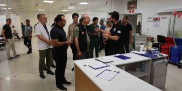 Çanakkale Valisi Toraman, devlet hastanesinde incelemelerde bulundu