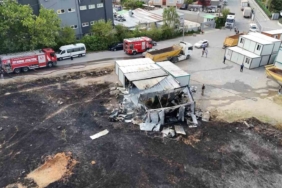 Sancaktepe’de otluk alandaki yangın inşaat alanına sıçradı