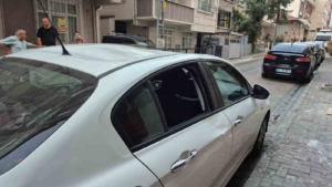 Küçükçekmece’de ailesini rehin alan şahıs 3. kattan aşağı atladı