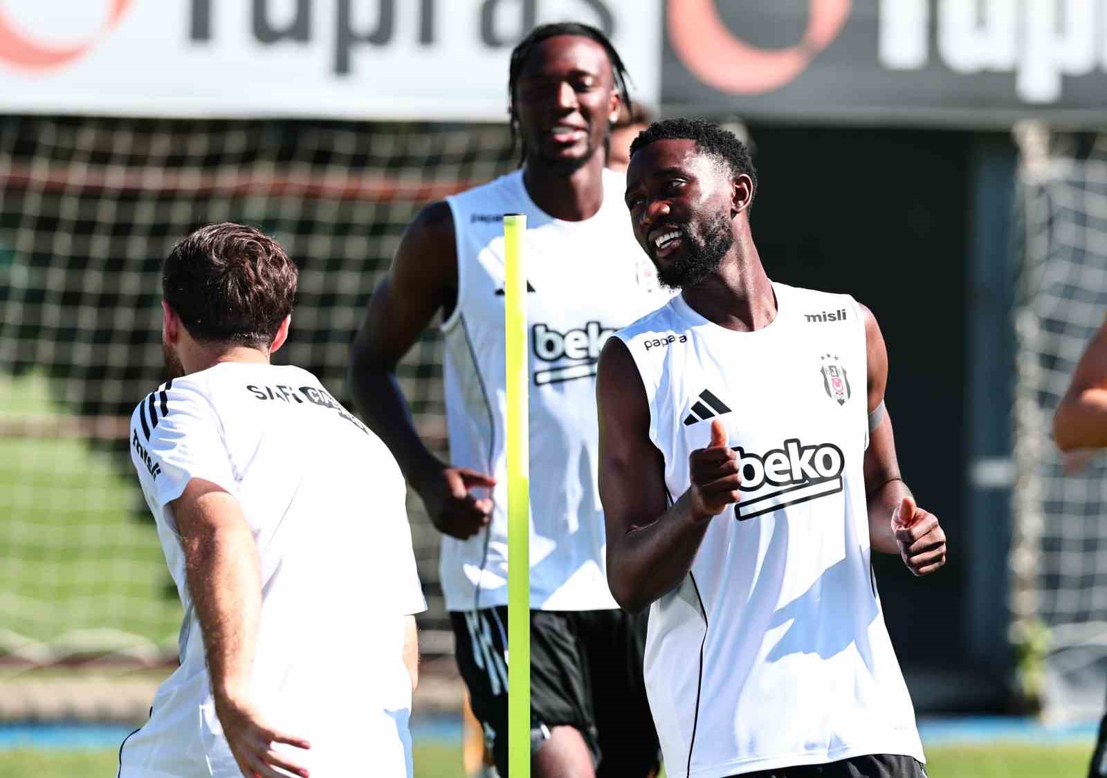 Beşiktaş, St. Patrick’s maçının hazırlıklarına devam etti