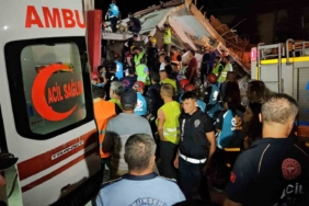 Balıkesir’deki depremde yıkılan binadaki 6 kişinin 6’sı da sağ kurtarıldı