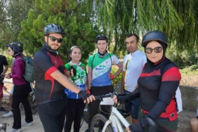 Tandem bisikletlerle umuda pedal çevirdiler