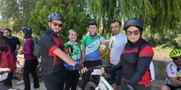 Tandem bisikletlerle umuda pedal çevirdiler