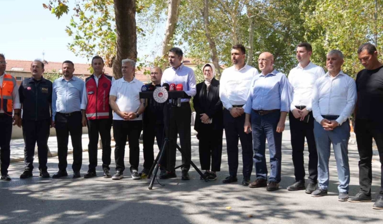 Bakan Kurum’dan Sındırgı depremi sonrası önemli açıklamalar