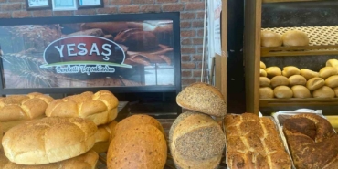 Yenişehir’de domatesli ekmek üretildi