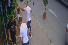 Telefonu tamire verdi, demir sopayla dövmeye geldi