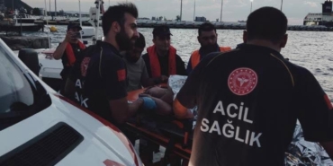 Feribottan denize atlayan kadın kurtarıldı