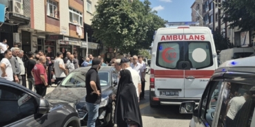 Sultangazi’de bir adam 6. kattan düşerek ağır yaralandı, babasının başucunda gözyaşı döktü