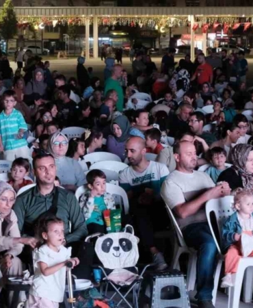 İzmit’te yıldızların altında "Rafadan Tayfa" keyfi